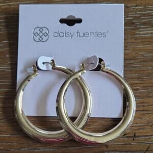 NWT Daisy Fuentes Shiny Gold Hoop Earrings